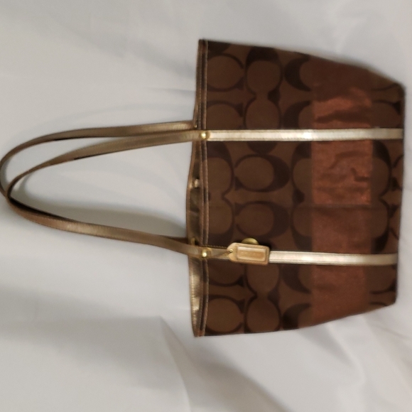 Chocolate & bronze Coach shoulder purse - Picture 2 of 16